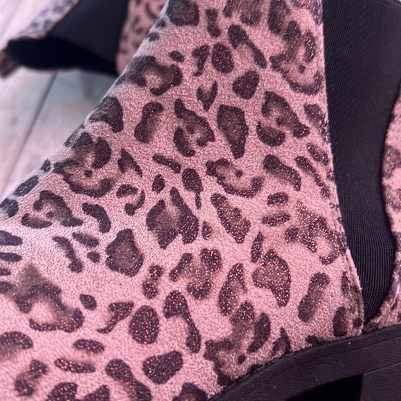NWT Leopard Booties - Picture 2 of 3